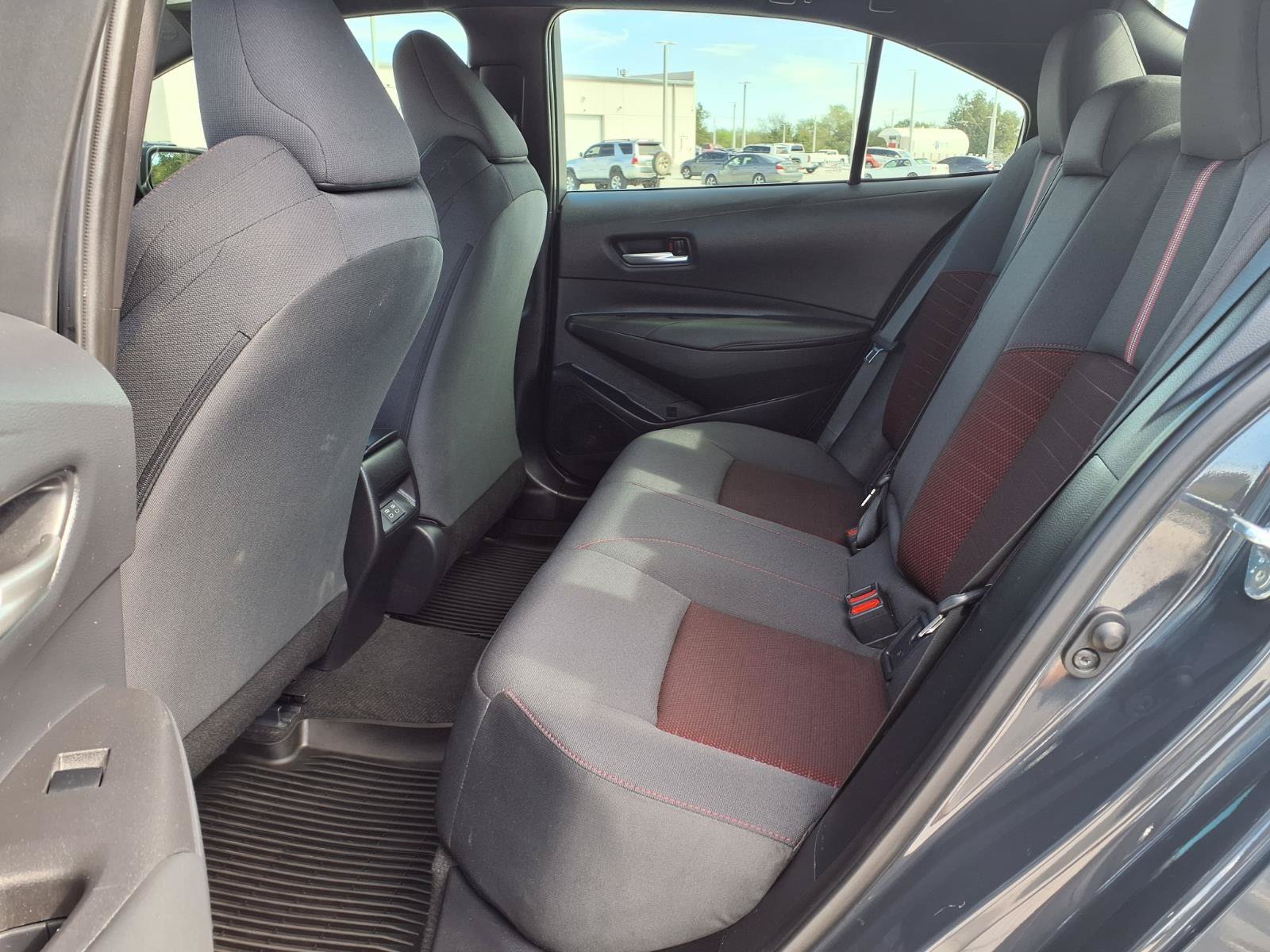 Used 2025 Toyota Corolla SE w/ SE Premium Package FWD image 27