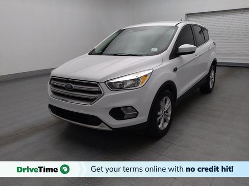 Used 2019 Ford Escape SE image 1
