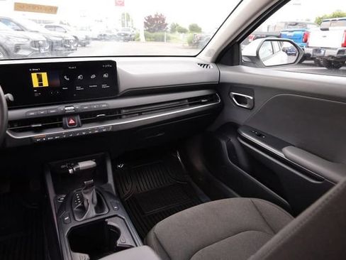 Used 2025 Kia K4 FWD image 26