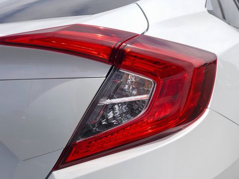 Used 2020 Honda Civic EX image 5