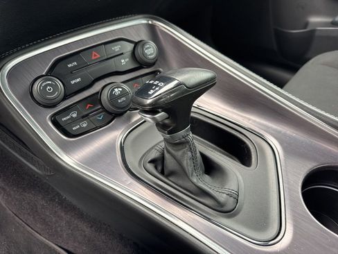 Used 2018 Dodge Challenger SXT RWD image 12