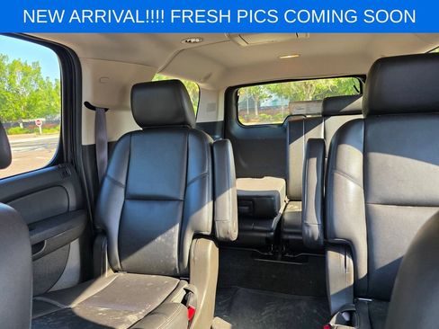 Used 2014 Chevrolet Suburban LTZ AWD/4WD image 10