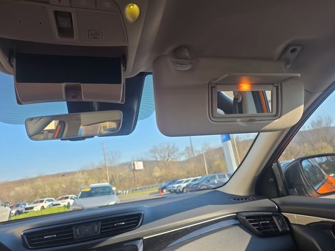 Used 2017 Nissan Rogue Sport SL w/ SL Premium Package image 28