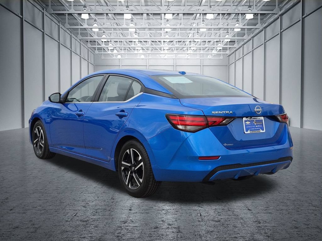 Used 2025 Nissan Sentra SV FWD image 5