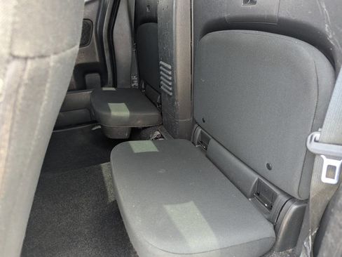 Used 2022 Nissan Frontier S RWD image 21