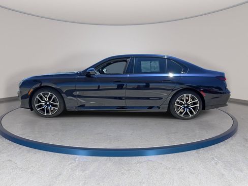 Used 2025 BMW i7 eDrive50 w/ M Sport Package RWD image 9