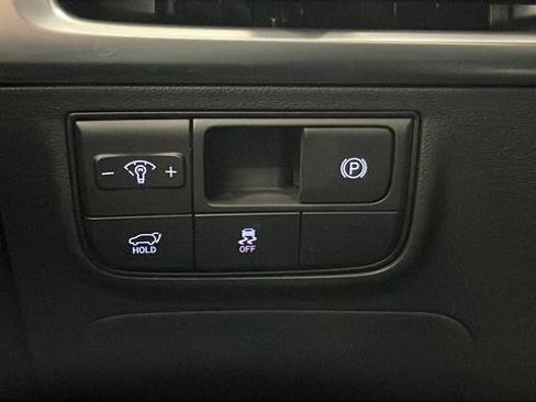 Used 2025 Hyundai Tucson Limited image 17