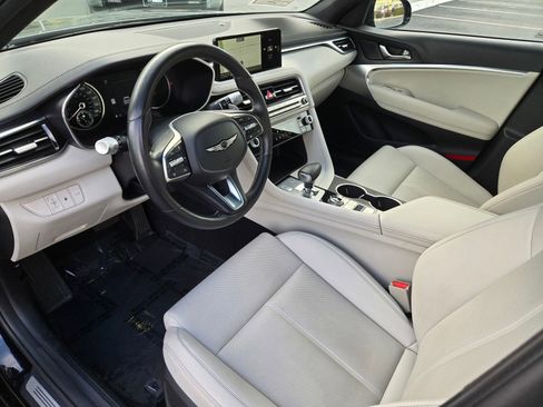 Used 2025 Genesis G70 2.5T AWD/4WD image 7