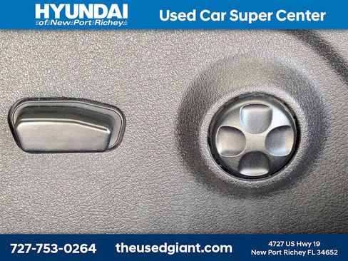 Used 2020 Dodge Journey SE w/ SE Popular Equipment Group image 23