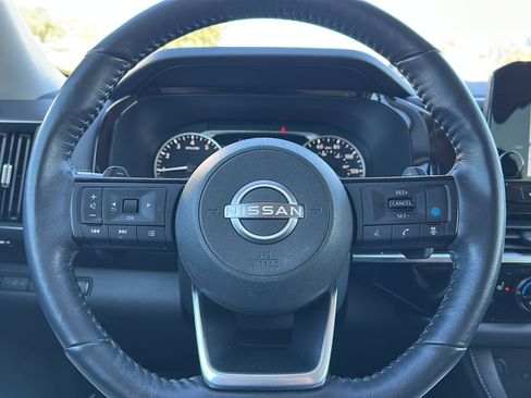 Used 2023 Nissan Pathfinder SL image 28