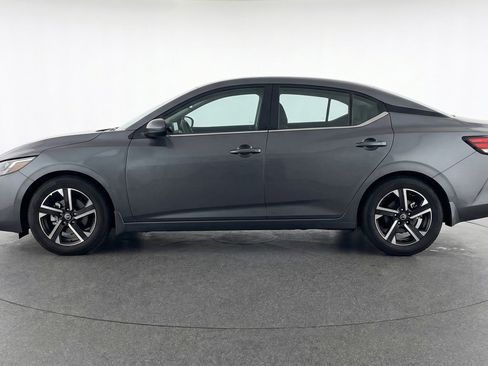 Used 2025 Nissan Sentra SV image 5