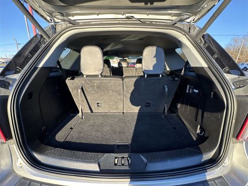 Used 2023 Ford Explorer XLT w/ Equipment Group 202A image 23