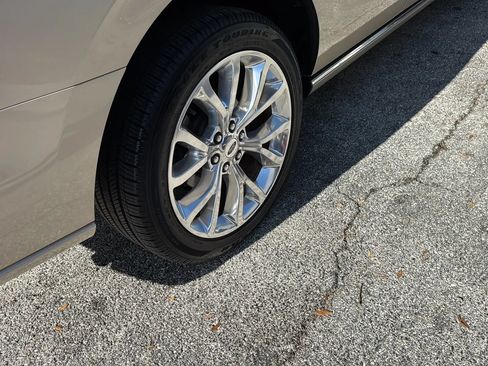 Used 2018 Ford Expedition Platinum AWD/4WD image 48