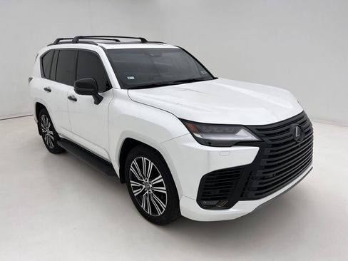 Used 2024 Lexus LX 600 4WD w/ Luxury Package image 5