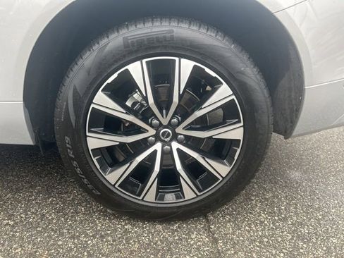 Used 2025 Volvo XC60 B5 Plus w/ Climate Package image 10