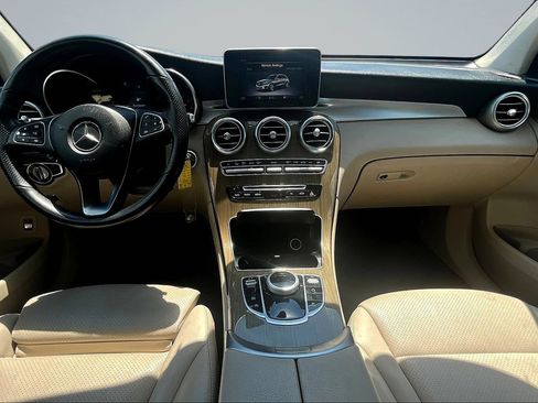 Used 2019 Mercedes-Benz GLC 300 4MATIC w/ Premium Package image 8