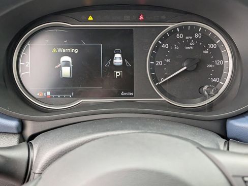 New 2025 Nissan Versa SV w/ Trunk Package FWD image 21