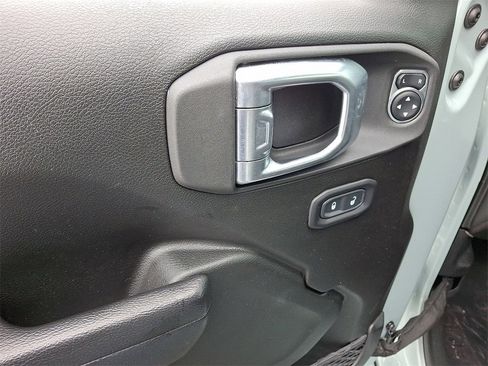 Used 2023 Jeep Wrangler Unlimited w/ Cold Weather Group image 12