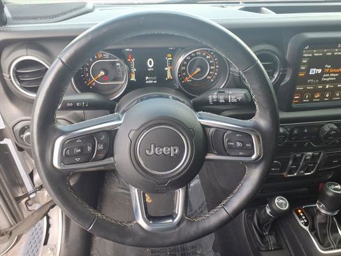 Used 2018 Jeep Wrangler Unlimited Sahara image 13