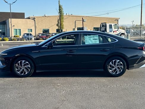 New 2026 Hyundai Sonata Blue FWD image 7
