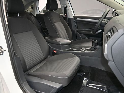 Used 2023 Volkswagen Jetta S image 39