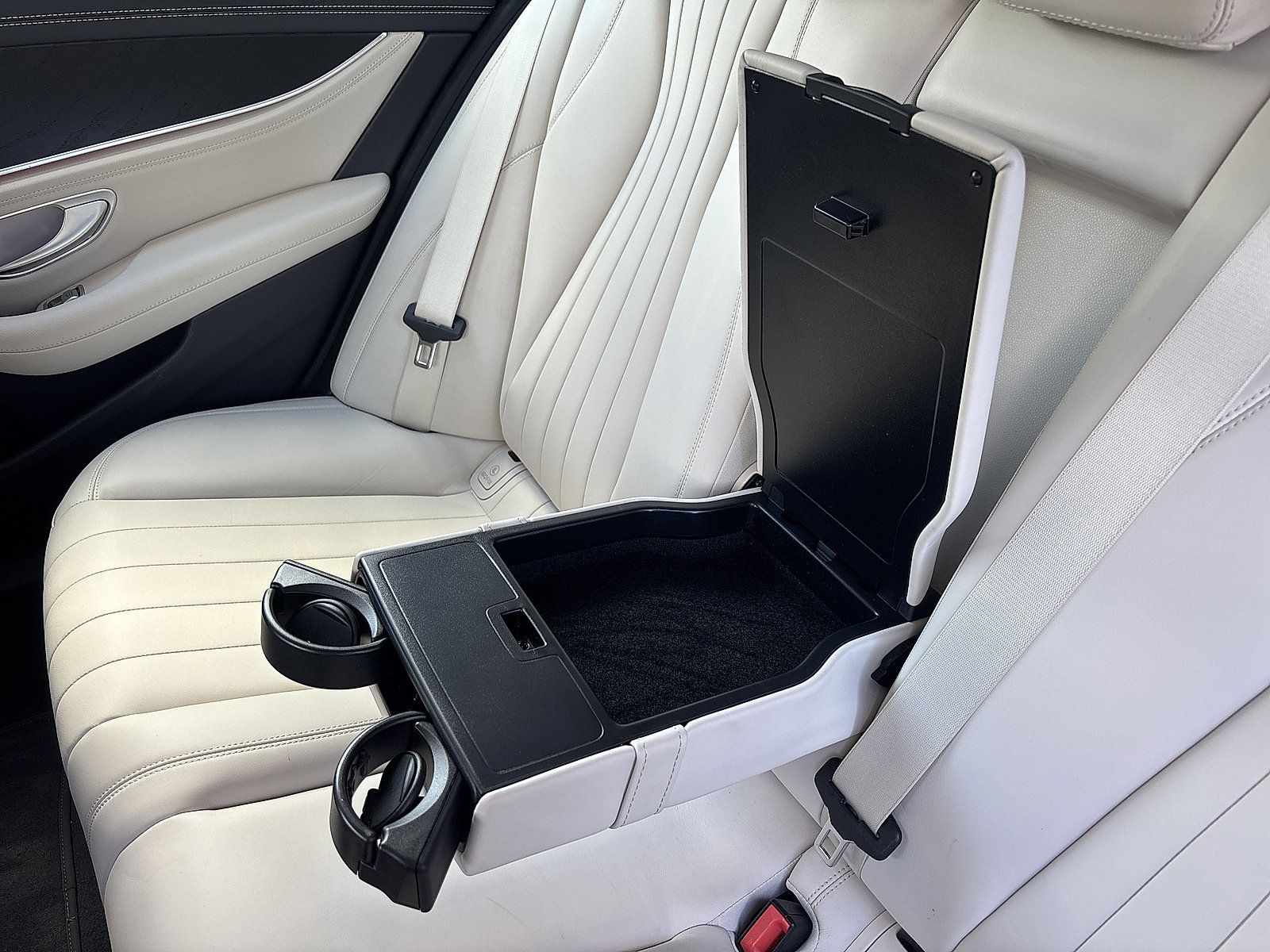 Used 2023 Mercedes-Benz E 350 4MATIC Sedan image 26