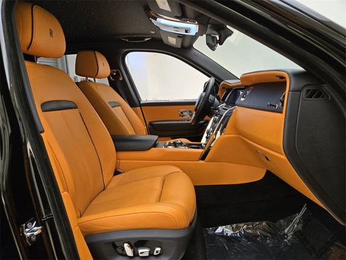 Certified 2022 Rolls-Royce Cullinan w/ Dark Exterior Package image 28