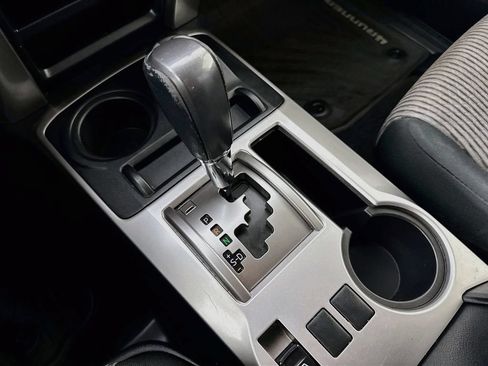 Used 2015 Toyota 4Runner SR5 w/ Four Season Floor Mat Package AWD/4WD image 21