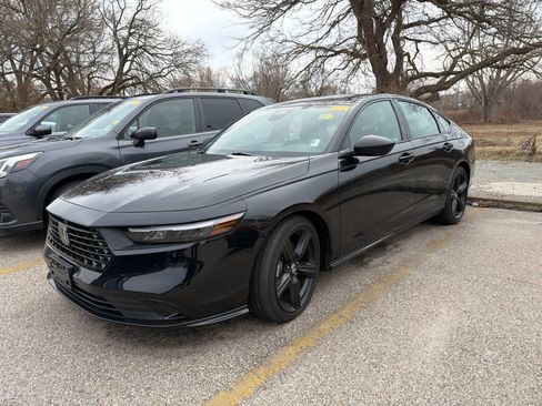 Used 2024 Honda Accord Sport image 7