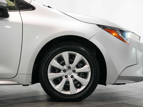 Used 2023 Toyota Corolla LE FWD image 9