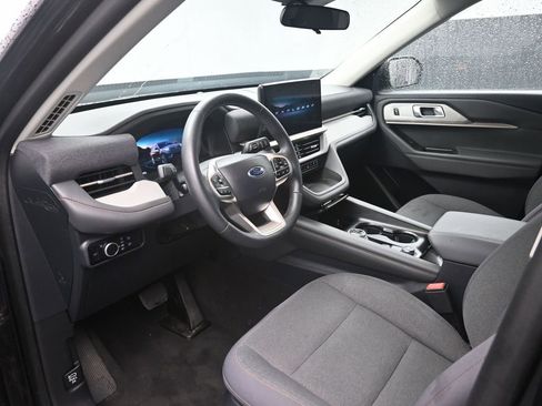 Certified 2025 Ford Explorer Active RWD image 19
