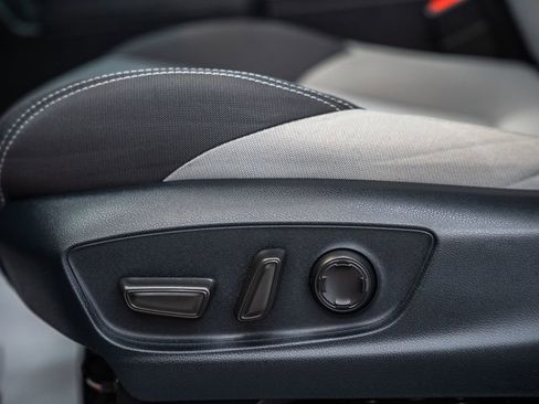 Used 2024 Toyota Tacoma TRD Sport w/ TRD Sport Upgrade Package image 39