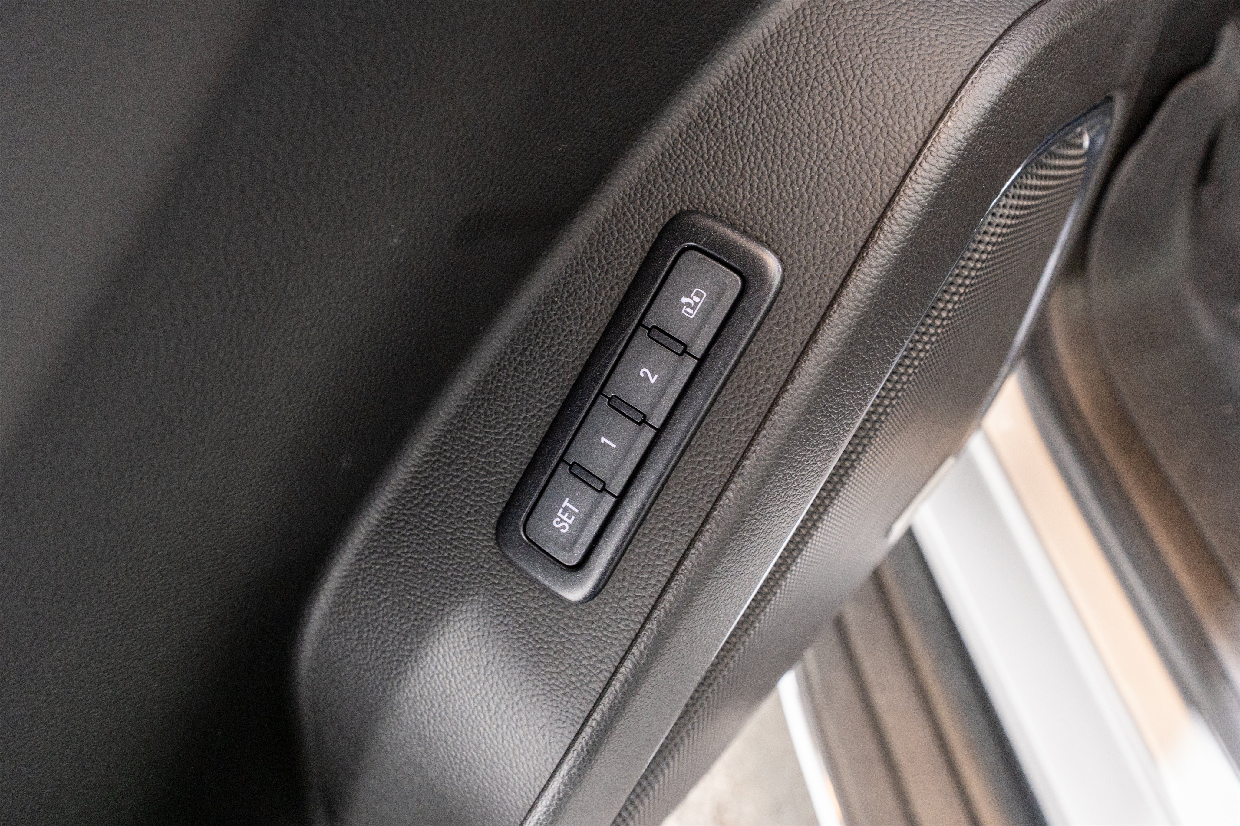 Used 2018 GMC Yukon Denali AWD/4WD image 14