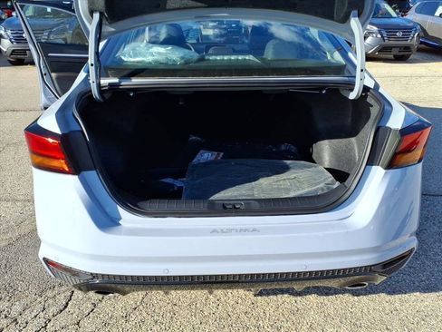 New 2025 Nissan Altima 2.5 SR image 40