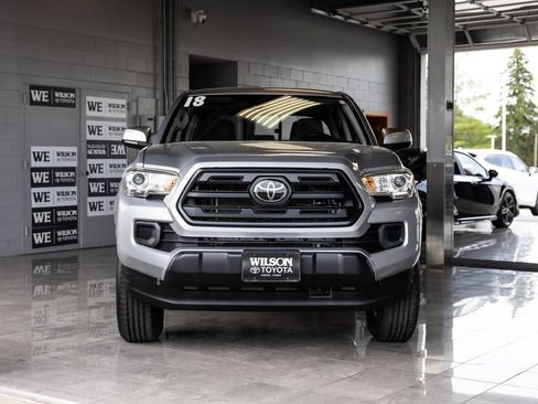 Used 2018 Toyota Tacoma SR w/ SR Convenience Package AWD/4WD image 3