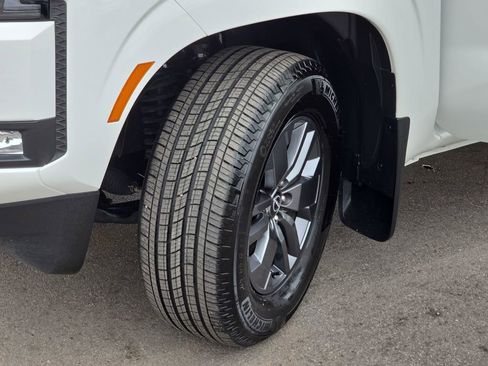 Used 2025 Nissan Frontier SV w/ SV Convenience Package image 33