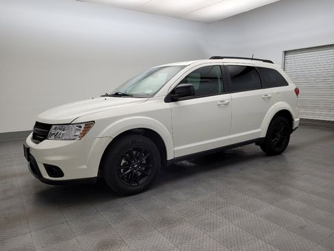 Used 2019 Dodge Journey SE w/ Blacktop Package image 2