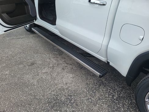 Certified 2023 GMC Sierra 1500 Denali w/ Denali Reserve Package AWD/4WD image 11