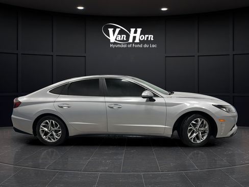 Used 2023 Hyundai Sonata SEL w/ Convenience Package FWD image 2