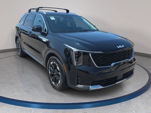 Used 2025 Kia Sorento S w/ Panoramic Sunroof Package FWD image 3