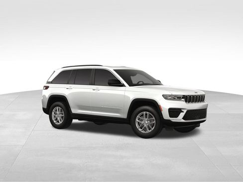 New 2025 Jeep Grand Cherokee Laredo X w/ Luxury Tech Group I AWD/4WD image 8