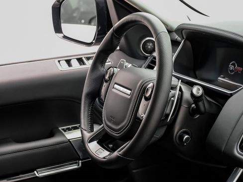 Used 2022 Land Rover Range Rover Sport SVR image 11