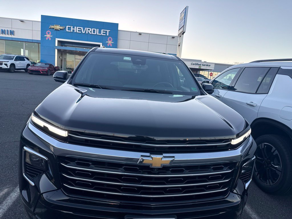Used 2026 Chevrolet Traverse High Country w/ LPO, Floor Liner Package AWD/4WD image 4