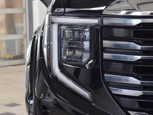 Used 2023 GMC Sierra 1500 AT4 w/ AT4 Premium Package image 12