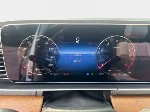 Used 2024 Mercedes-Benz GLE 350 4MATIC image 33