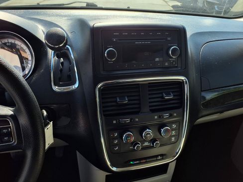 Used 2012 Dodge Grand Caravan SXT FWD image 5