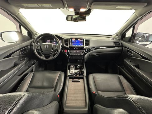 Used 2017 Honda Pilot Touring image 19