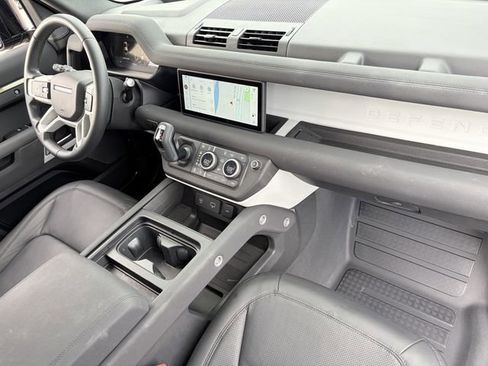 Used 2023 Land Rover Defender 110 S image 20