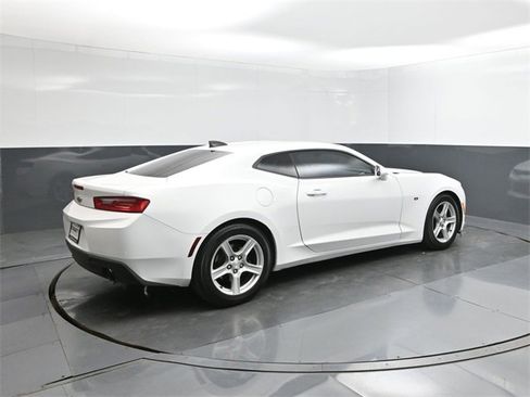 Used 2016 Chevrolet Camaro LT image 11