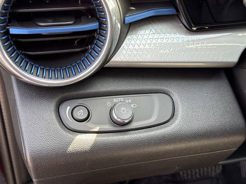 New 2026 Chevrolet Trax LT w/ Driver Confidence Package FWD image 24